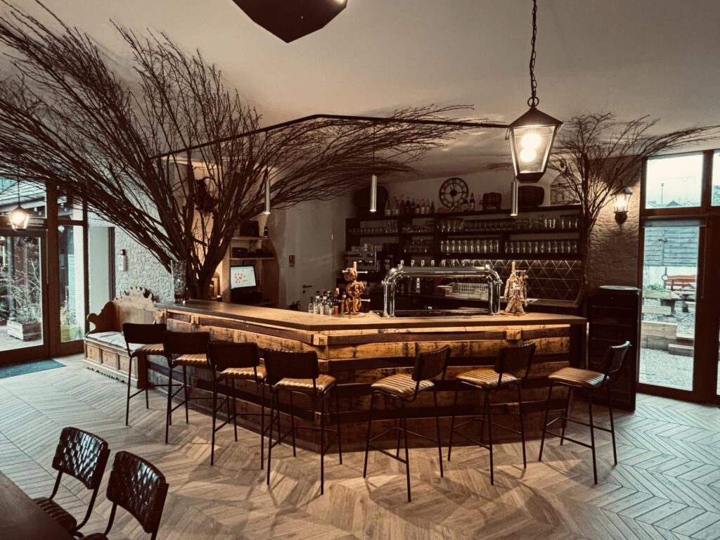 brav-biergarten-riquewhir-interieur-02